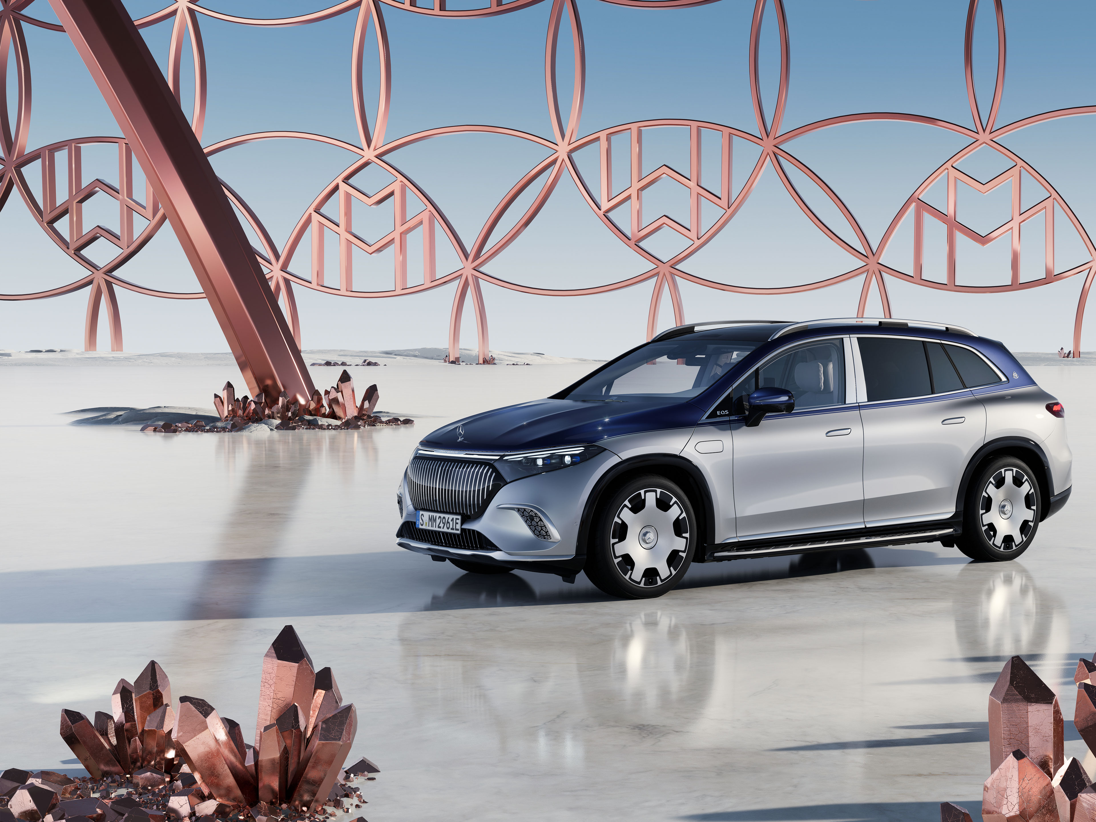 EQS SUV | Merk | Mercedes-Maybach Zijaanzicht van de Mercedes-Maybach EQS SUV.