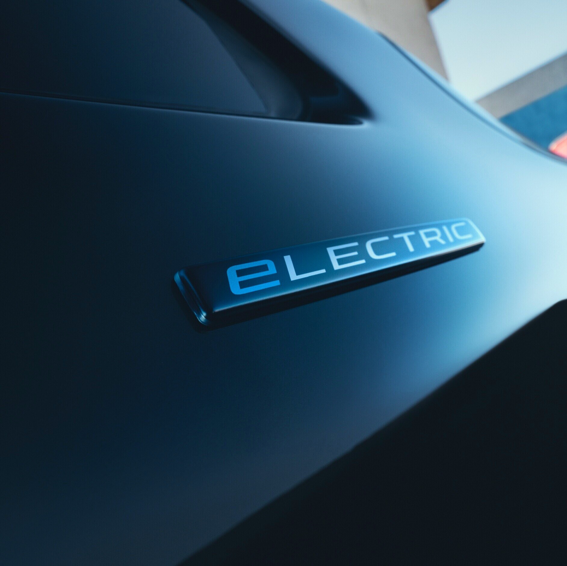 Solution de recharge pour les professionnels | Utilitaires légers Mercedes-Benz Chargez votre utilitaire léger Mercedes-Benz en profitant d’une transparence totale des frais et d’une facturation numérique centralisée.